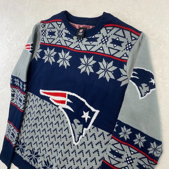 New England Patriots Acrylic Knit Long Sleeve Christmas Holiday Sweater Size L - Picture 2 of 8